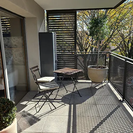 Cosy Avec Grand Balcon A Apartman Bron